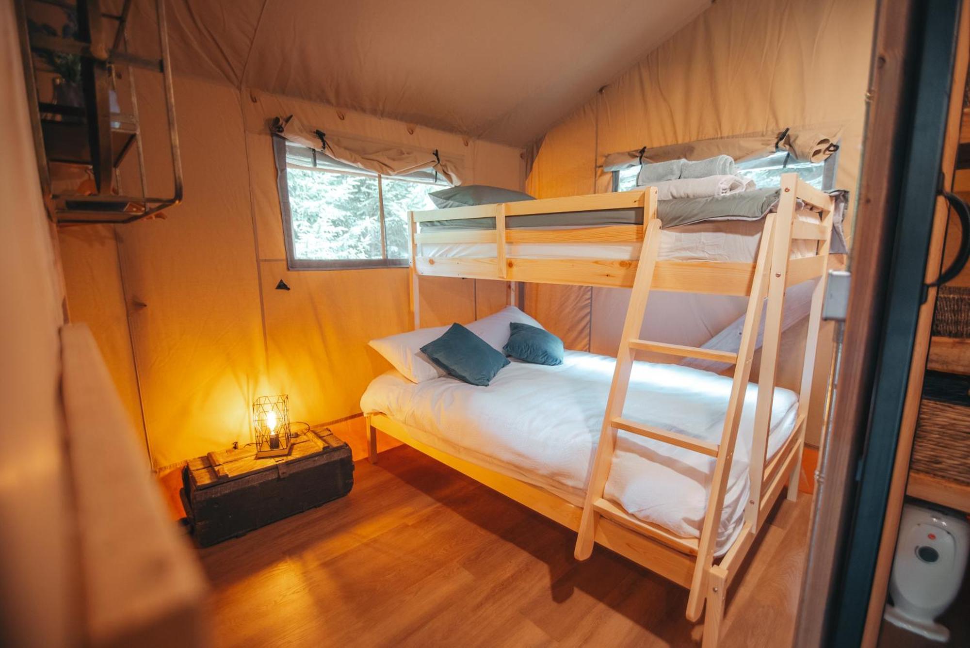 Cosy Forest Lodge Penrhos  ภายนอก รูปภาพ