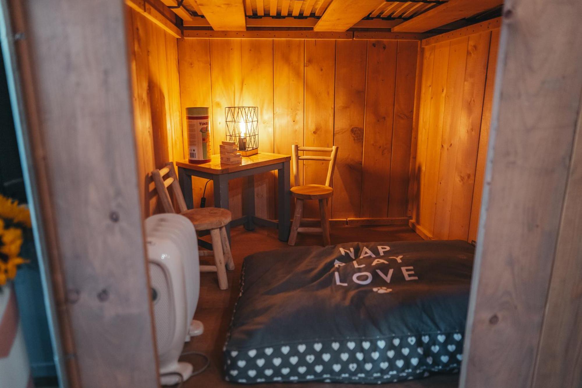 Cosy Forest Lodge Penrhos  ภายนอก รูปภาพ