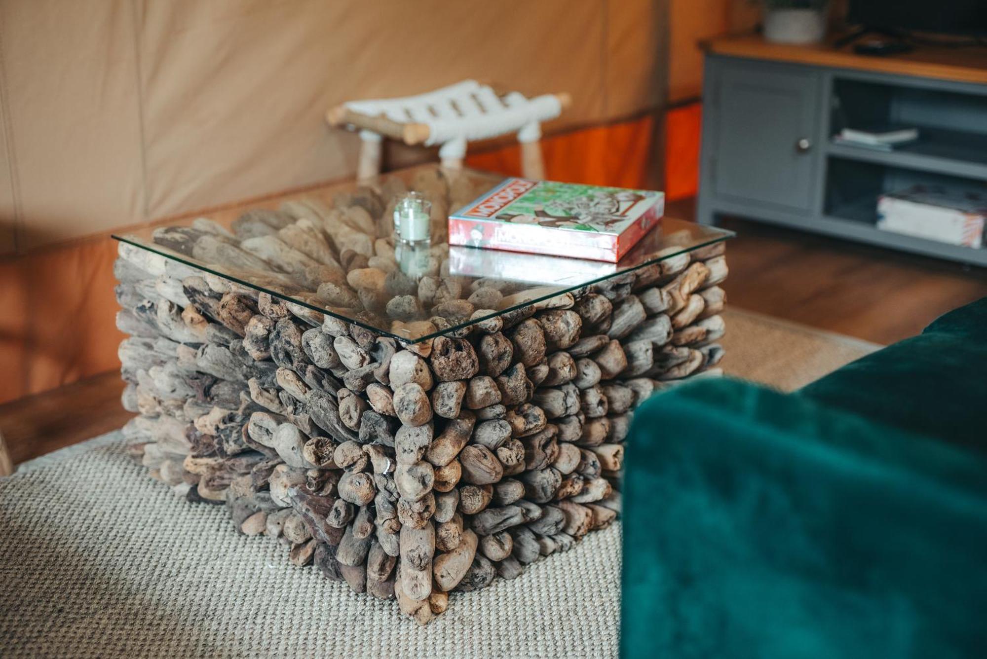 Cosy Forest Lodge Penrhos  ภายนอก รูปภาพ