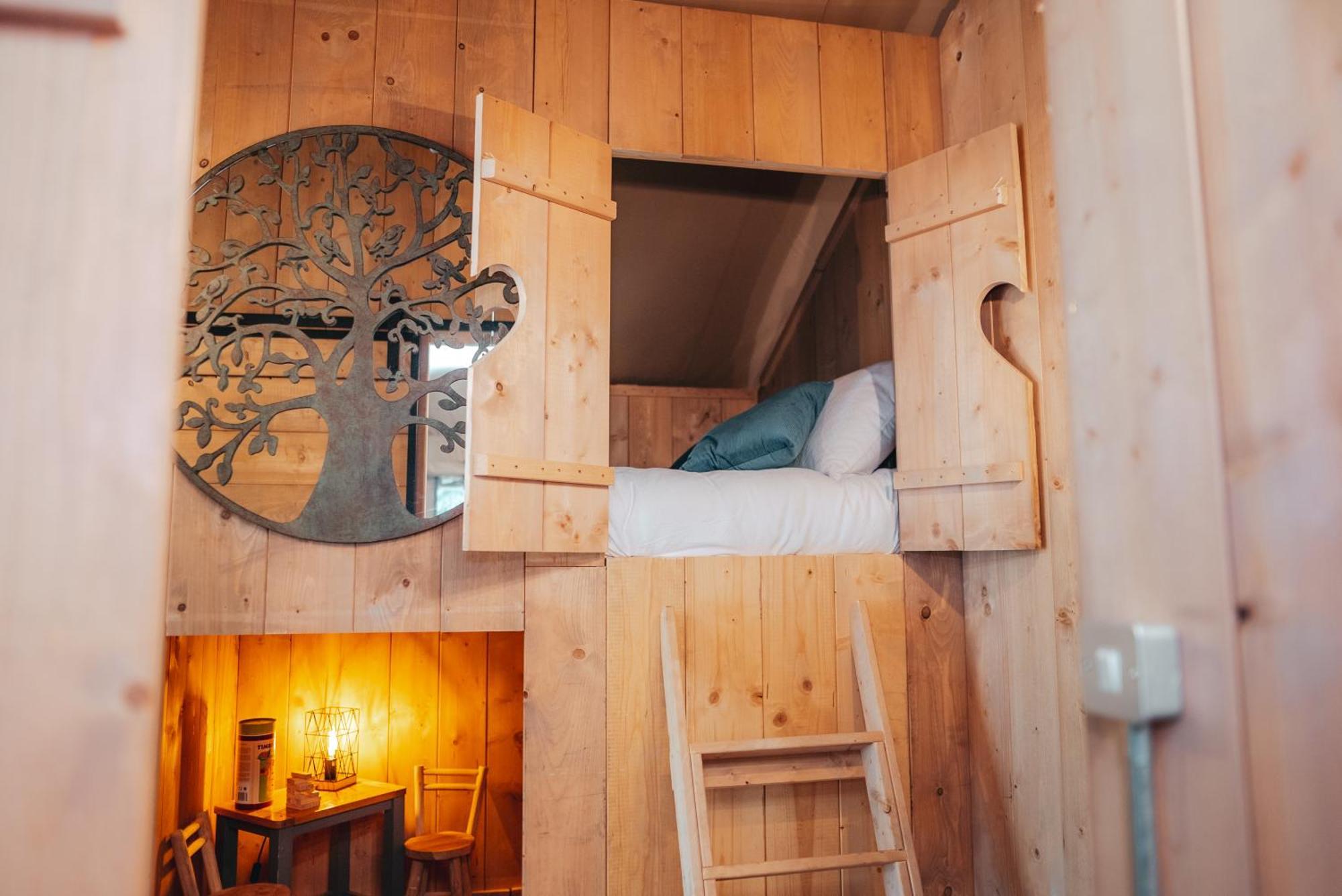 Cosy Forest Lodge Penrhos  ภายนอก รูปภาพ