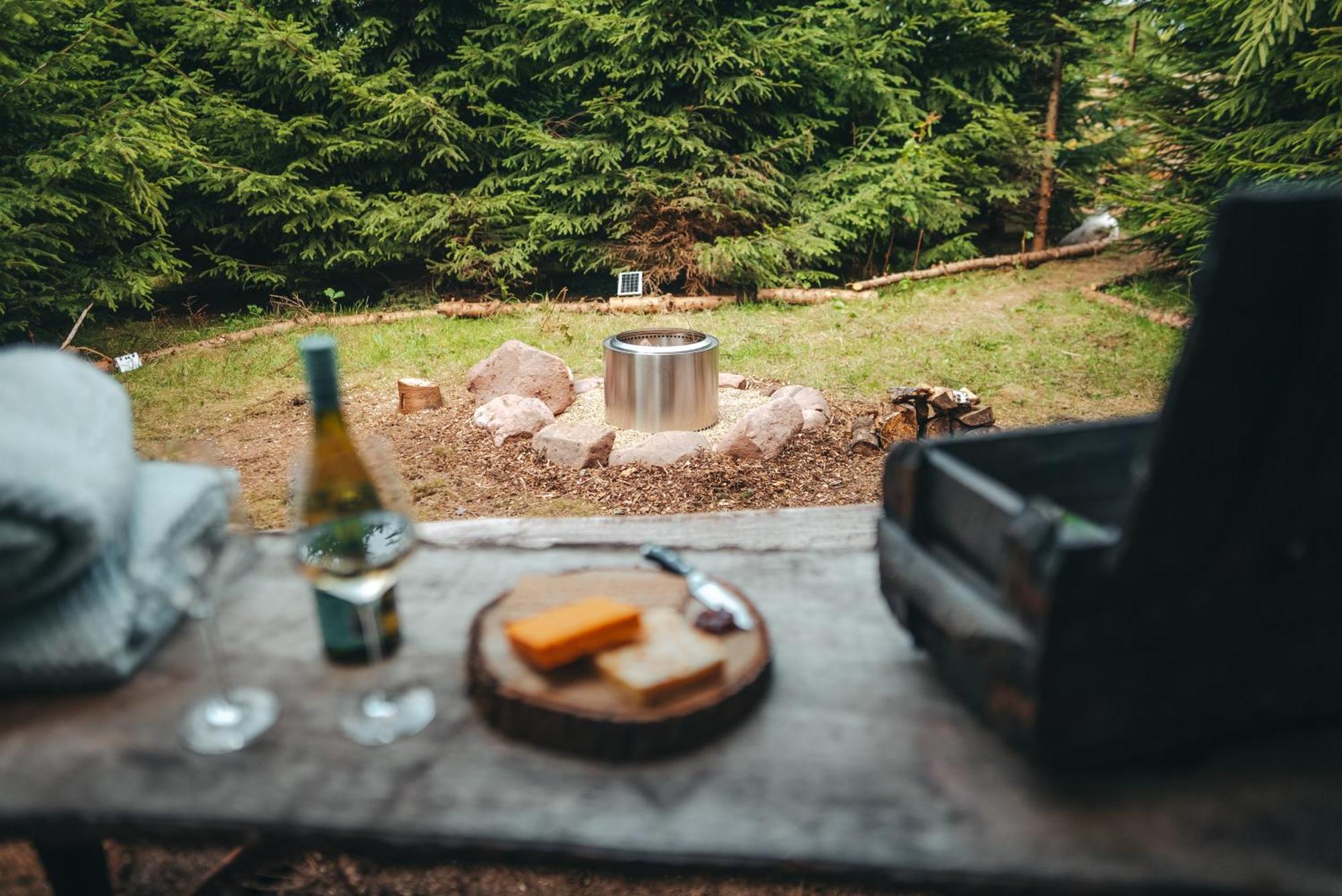 Cosy Forest Lodge Penrhos  ภายนอก รูปภาพ