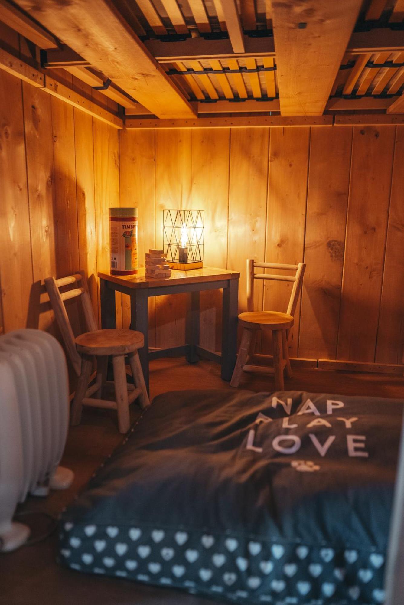Cosy Forest Lodge Penrhos  ภายนอก รูปภาพ